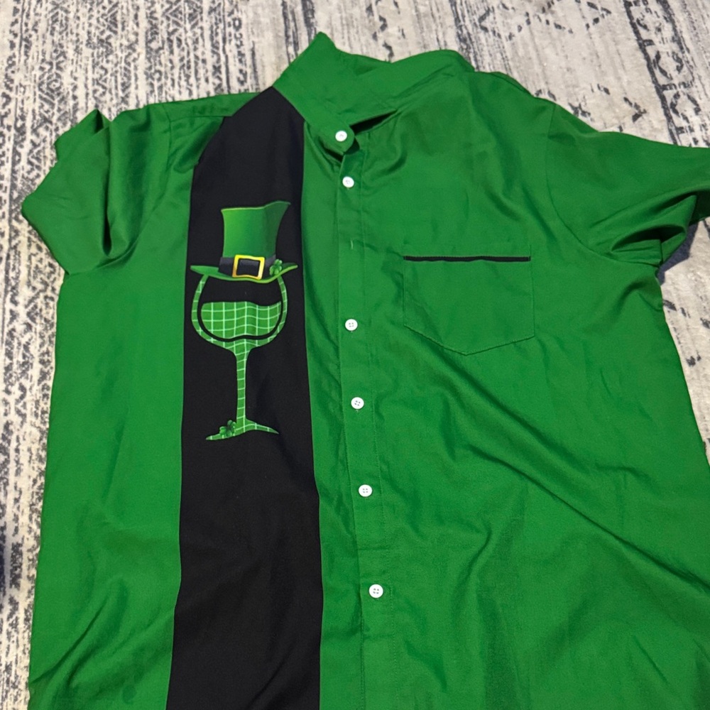 Green Men's Shirt with Black Accent